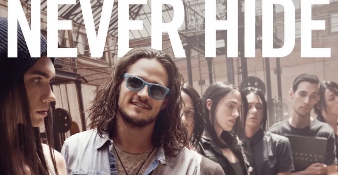 Denim e Wayfarer: una combinazione perfetta.Ray-Ban sceglie i tessuti Berto per rendere gli occhiali Wayfarer ancora più iconici.